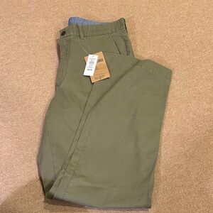 L.L. Bean Men's LAKEWASHED Olive plain front classic fit Chinos NWT 34X32
